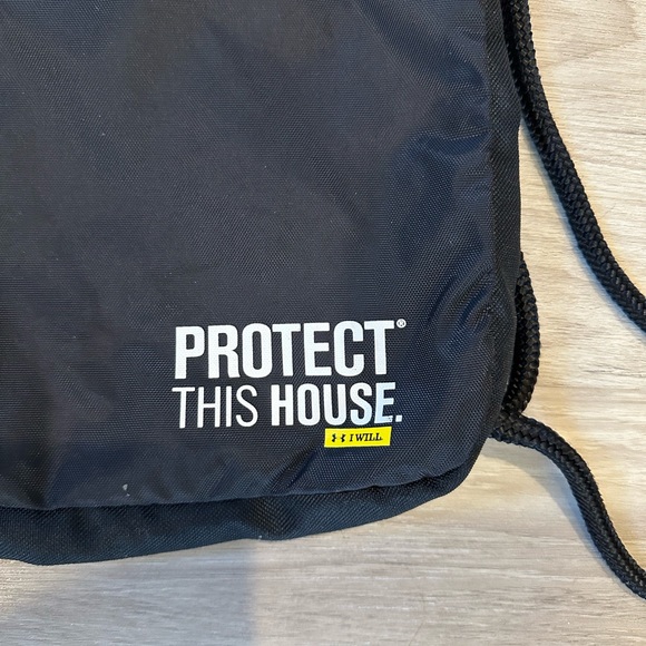 Under Armour Black Sackpack - Picture 3 of 4